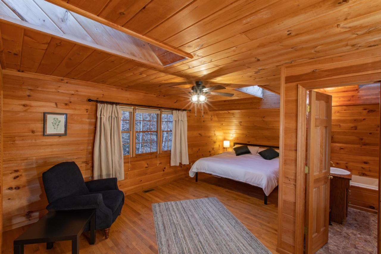 Treetops Cabin Easy To Asheville With Fast Wifi And Great View Swiss Luaran gambar